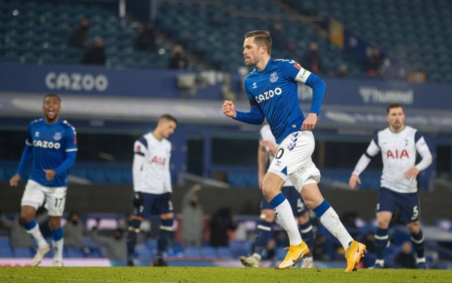 德布勞內就 德布勞內就